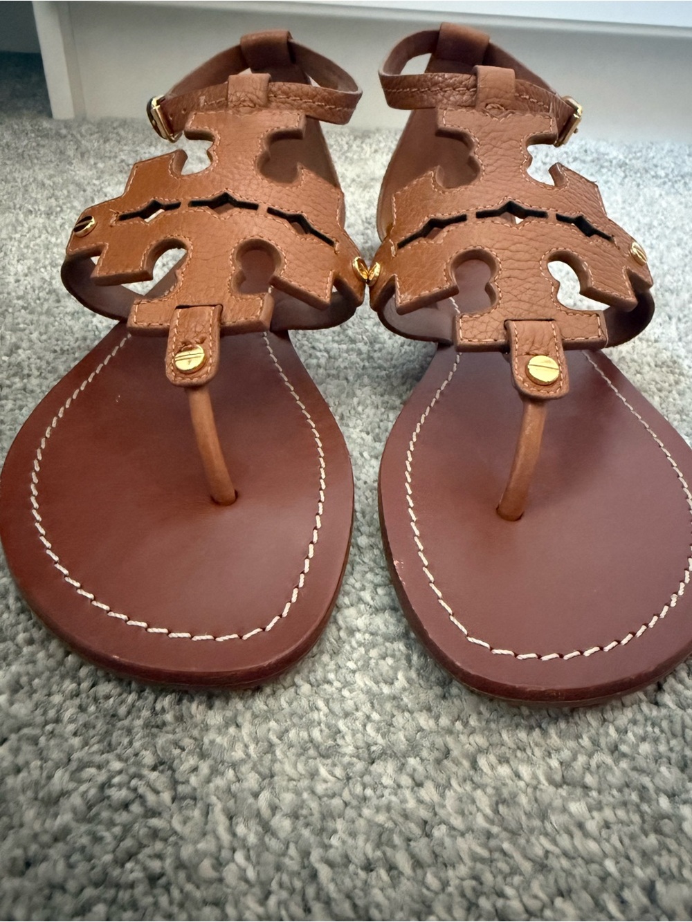Tory Burch Tan Brown Logo Cutout Leather Sandals - Picture 2 of 7